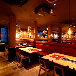 【オープニング／ランチのホール募集】新業態の焼肉＆デザートビュッフェ！≪食事補助あり×未経験OK≫