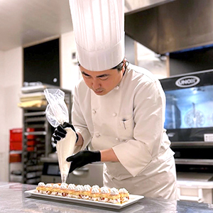 オープニング【新店の焼肉×デザートビュッフェで製菓スタッフ募集】時間・曜⽇応相談/交通費支給