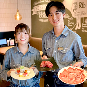 【オープニング募集／土日は時給UP】焼肉＆デザートビュッフェで土日メインのホール★未経験OK