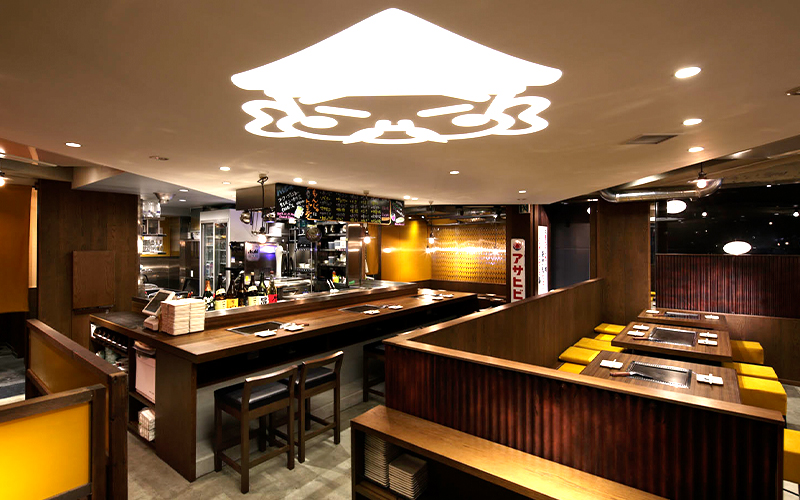 【正社員募集】鉄板料理がメインの居酒屋！完全週休2日制◎定着率95％の安定企業！