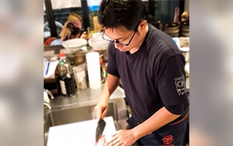 【正社員募集】新鮮な魚貝やこだわり野菜が売りの居酒屋！完全週休2日制◎定着率95％の安定企業！